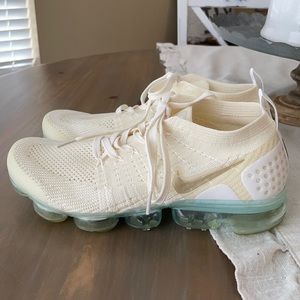 Nike cream vapor max